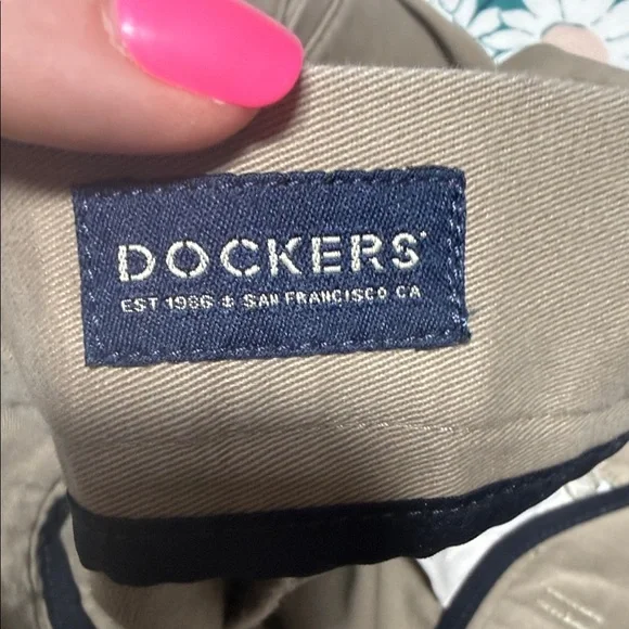 Dockers Men's Khaki Chinos - Picture 2 of 5